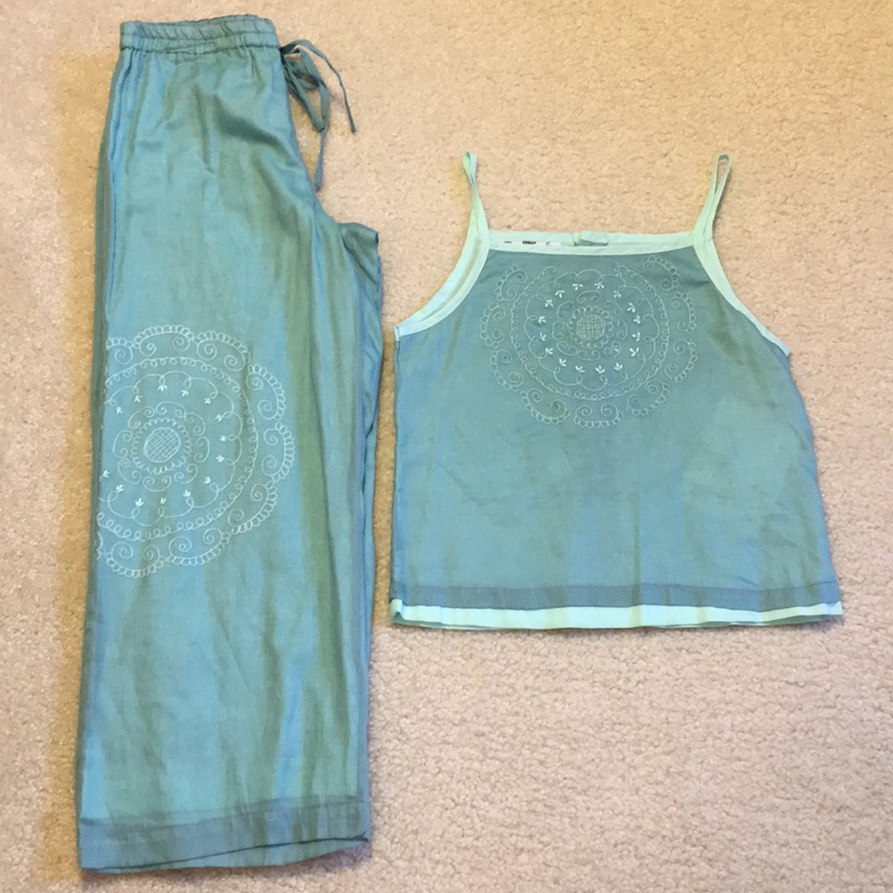 NWT deux par deux embroidered outfit size 5